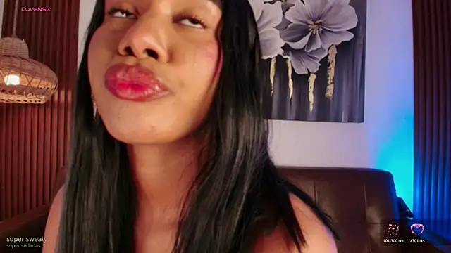 Hilaryebony_ webcam