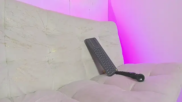 LiaCampbell_ webcam