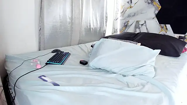 Goldendesirexx webcam
