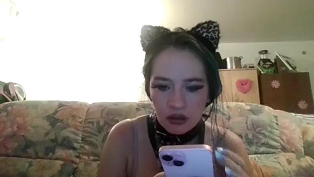 Womaninblue webcam