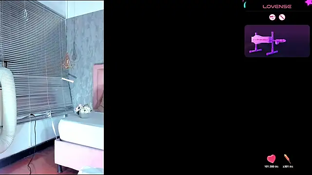 naomidibello webcam