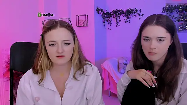 liana_kisses webcam