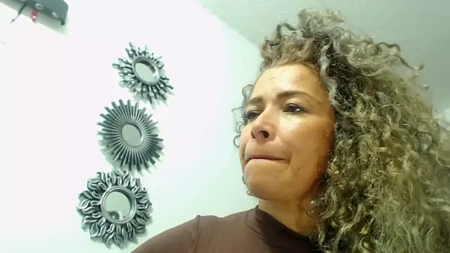 dalilasquirt1 webcam