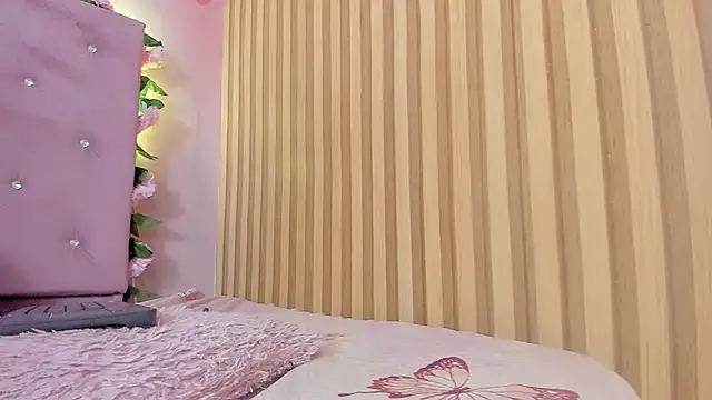 lovely__kiss__ - Lovely__kiss__'s free webcam - UK Sex Cams