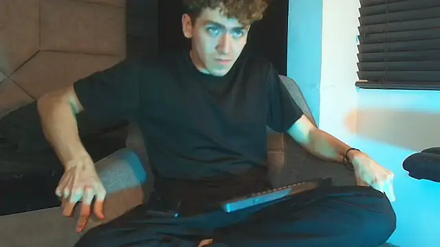 Tyler_Mcrey webcam
