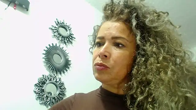 dalilasquirt1 webcam