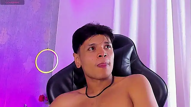 Alejandroo_Montenegro webcam