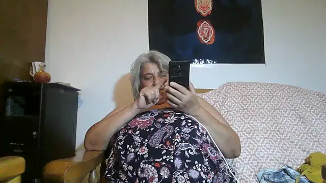 ExquisiteMature webcam