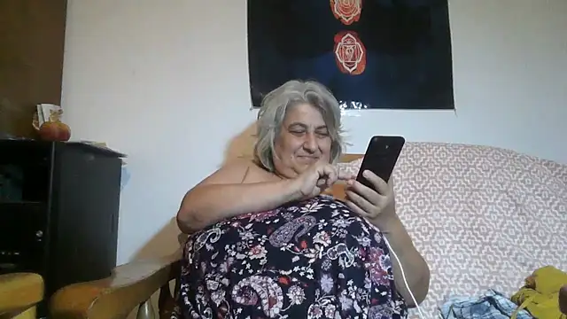 ExquisiteMature webcam