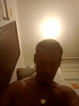 TornLove16 webcam