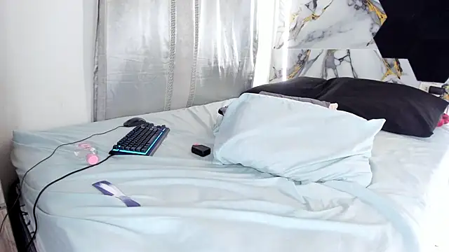 Goldendesirexx webcam