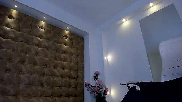 violet_giraldo webcam