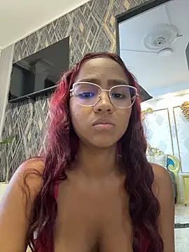 LucyLeah webcam