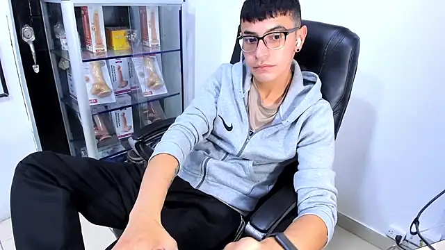 Alexx_bigcockk webcam
