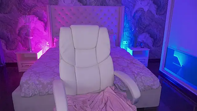 VikVikLove webcam
