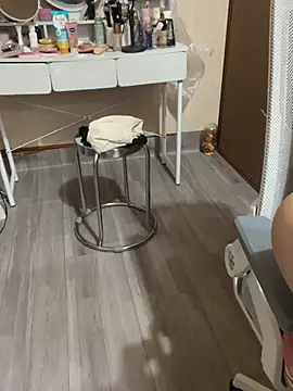 Mina048 webcam