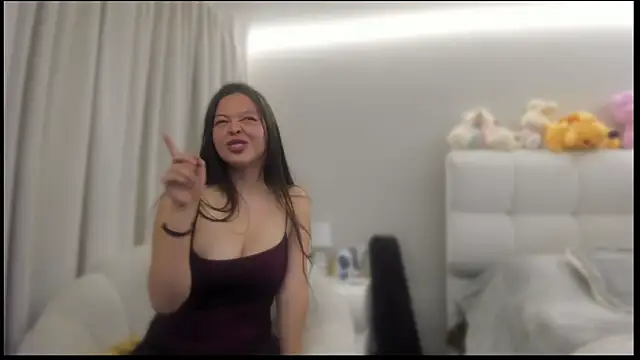 clara_belle - Clara_Belle's free webcam - UK Sex Cams