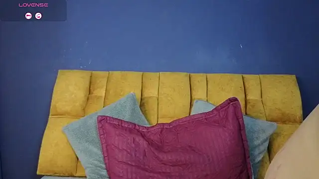 KendraaSimons webcam