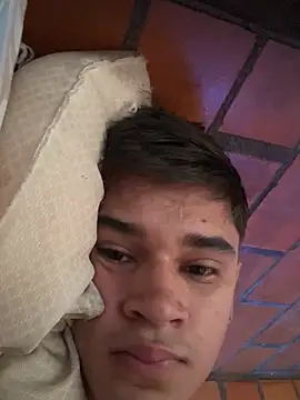 Aron_Boyy webcam