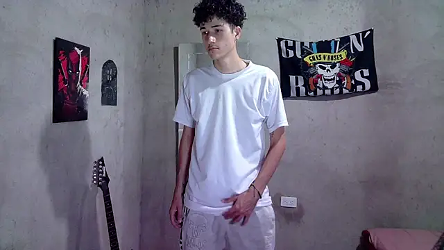 Johnny_cagee_ live cam on StripChat