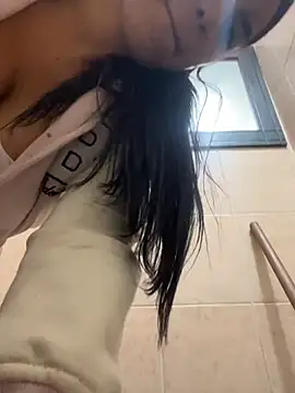Sara-77 webcam