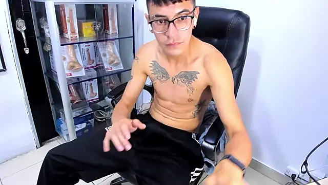 Alexx_bigcockk webcam