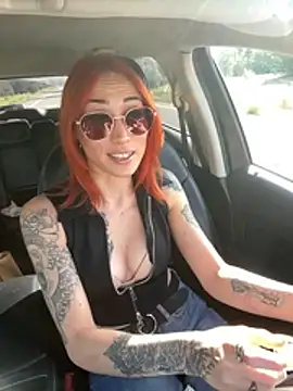 ThornsandHoney webcam