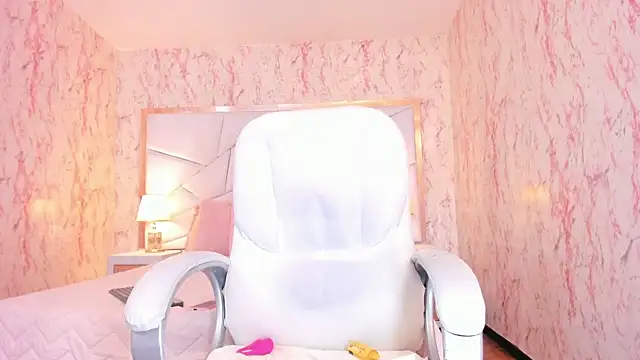 Emily_Whinfre webcam