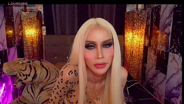 SeductiveSamanthaTS live cam on StripChat