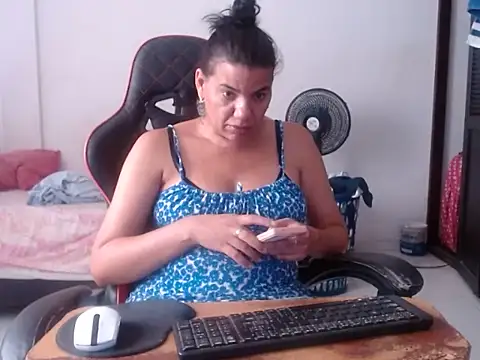 Adriana_0312 webcam