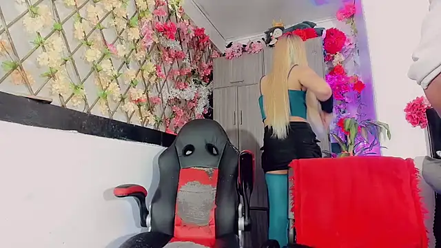 Thiara_veky_ webcam