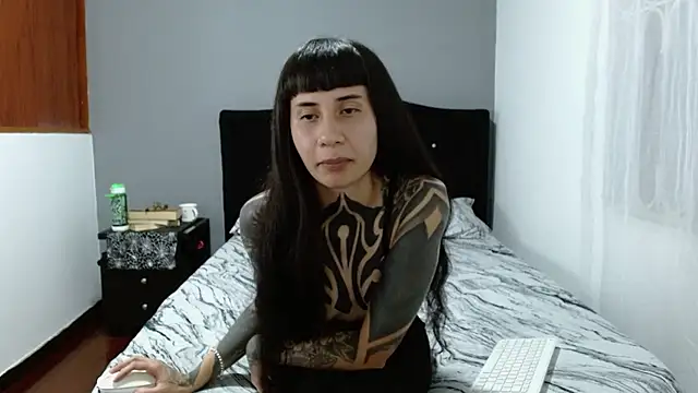 Emilia_1995 webcam