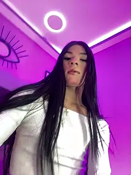 Amira_Ember webcam