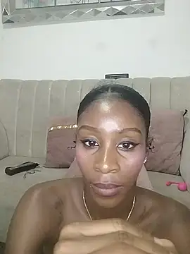 Kloee_12 webcam