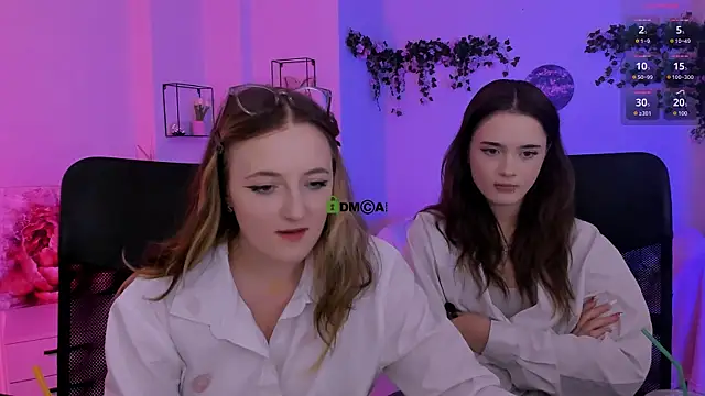 liana_kisses webcam
