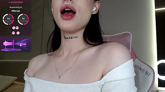 JenniferQueen11 webcam