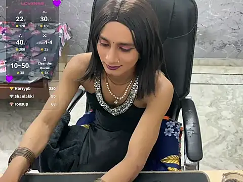 LuvLayla webcam