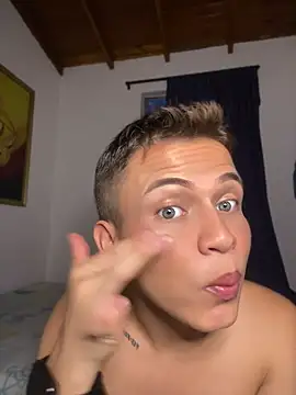 _Leo_Boy webcam