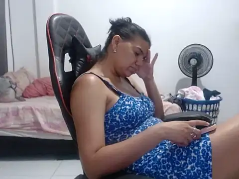 Adriana_0312 webcam