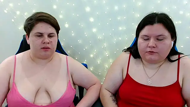 BeckyAndHellen webcam