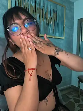 Lexiee_ webcam