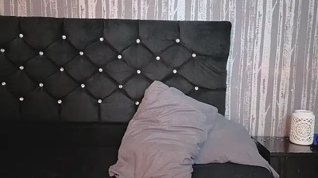Alicee_Moonn webcam