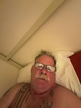 Caesar_Baxter webcam