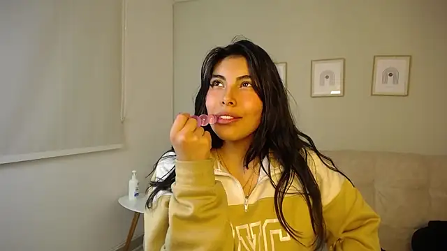 Bella_Cute_01 webcam