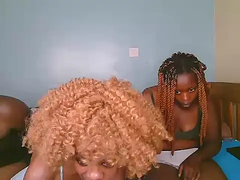 anushka010 webcam