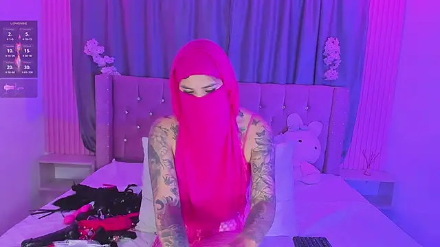 Nayla-Mouna webcam