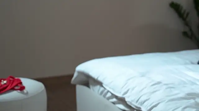 ella_twinkl webcam