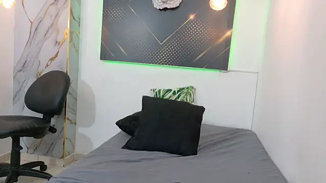 Antonella_Gomez75 webcam