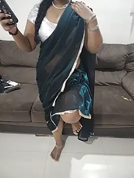 Chandrakala25 live cam on StripChat
