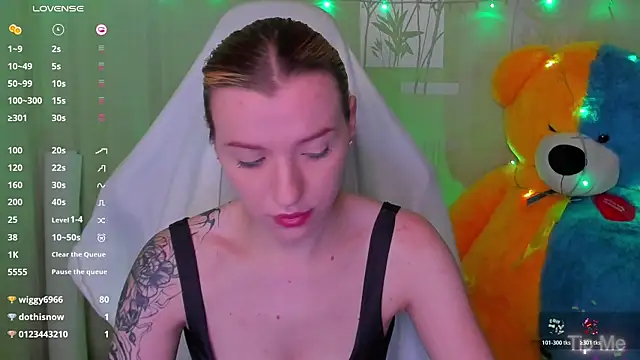 MeganNewCat webcam